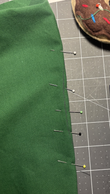 Back knee dart pinned