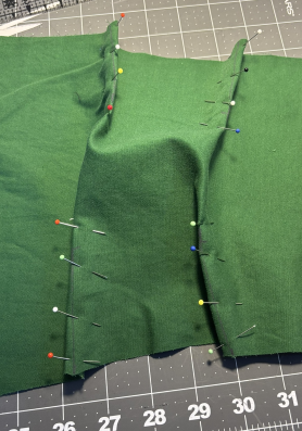 Front knee dart pinned